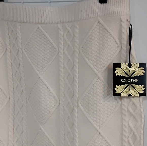 NWT, CLICHE, Viscose Blend, "sweater" Skirt in Ivory, Size Large - Picture 9 of 10